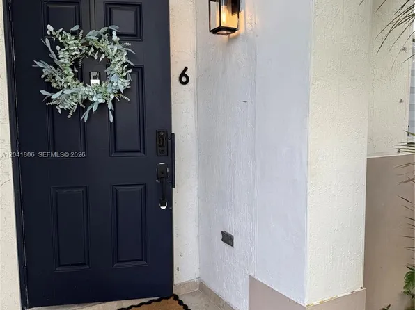 8037 W 36th Ave APT 6, Hialeah, FL 33018