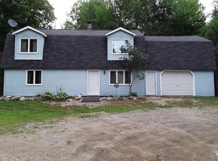 15 Frankfort Rd, Searsport, ME 04974