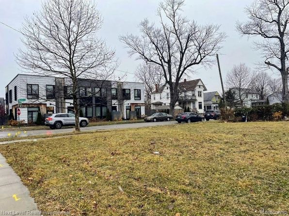 7719 E Lafayette St, Detroit, MI 48214