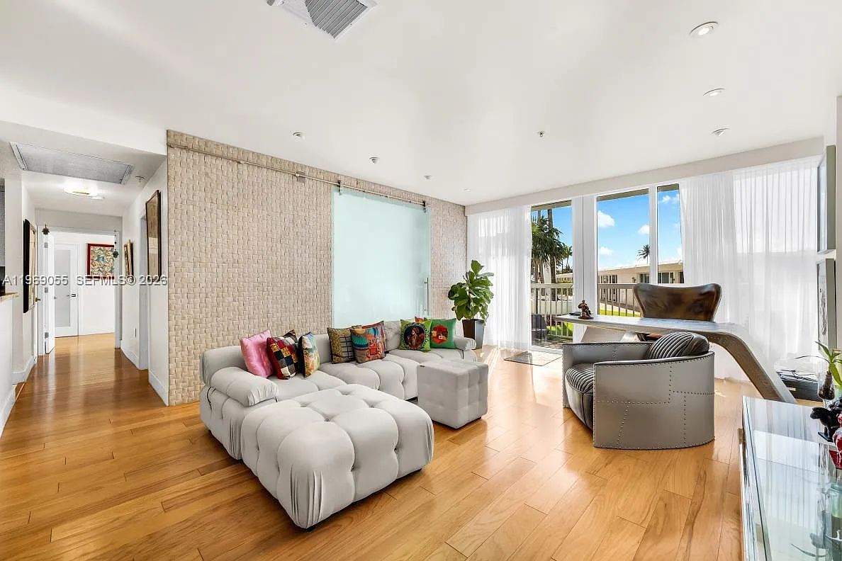 Harbour House — Photo 4