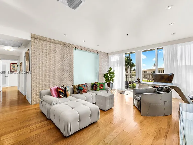 10275 Collins Ave #102 — Photo 4