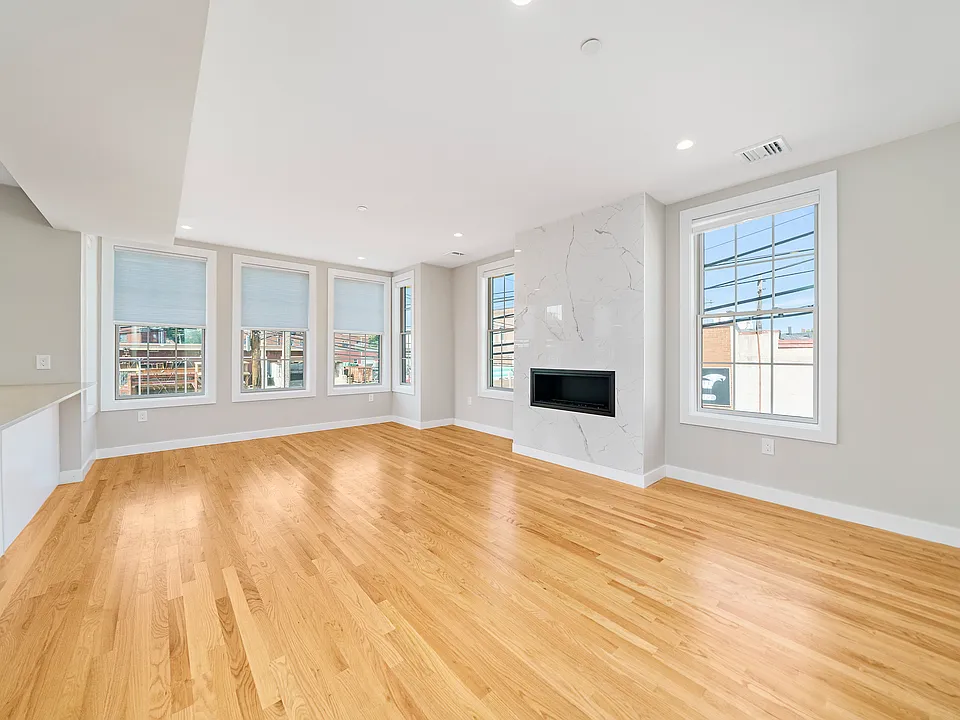 180 Norfolk Ave #2