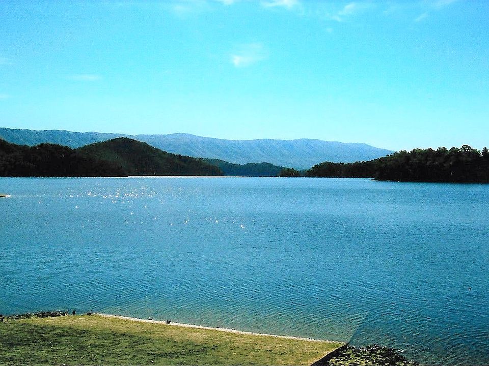 Beautiful Cherokee Lake