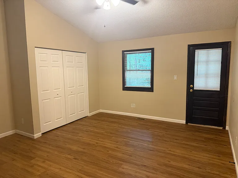 814 South Rd — Photo 5