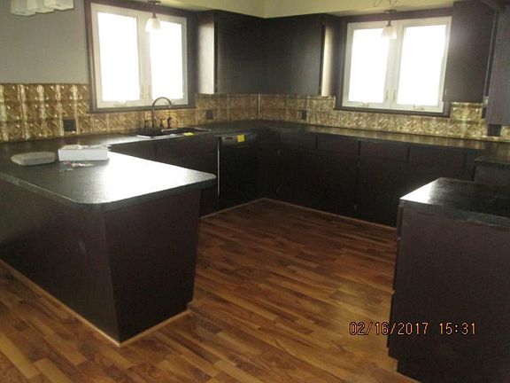4th image of 165 Edgerton St