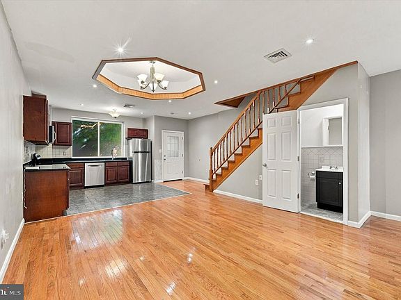 3rd image of 2323 S Alder St