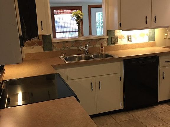 3rd image of 4253 Seabreeze Dr