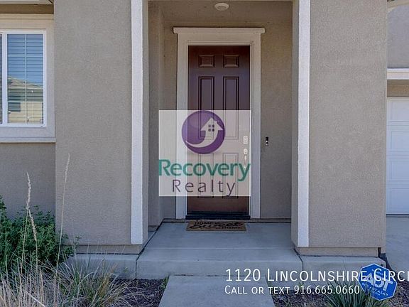 3rd image of 1120 Lincolnshire Cir