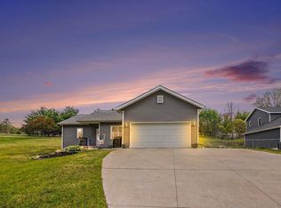 31800 Pine Ridge Cir, Lawton, MI 49065