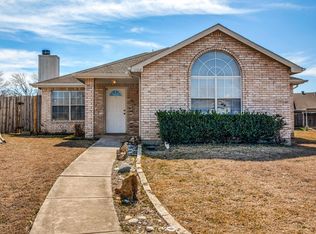 1102 Falconcrest Ct, Arlington, TX 76017