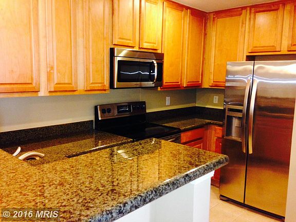3rd image of 3178 Summit Square Dr Unit 3-D10