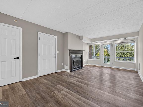 2nd image of 2617 Douglas Pl SE #102
