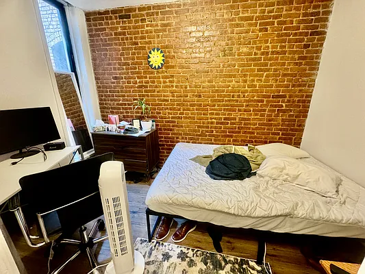 Rented by R New York | media 40