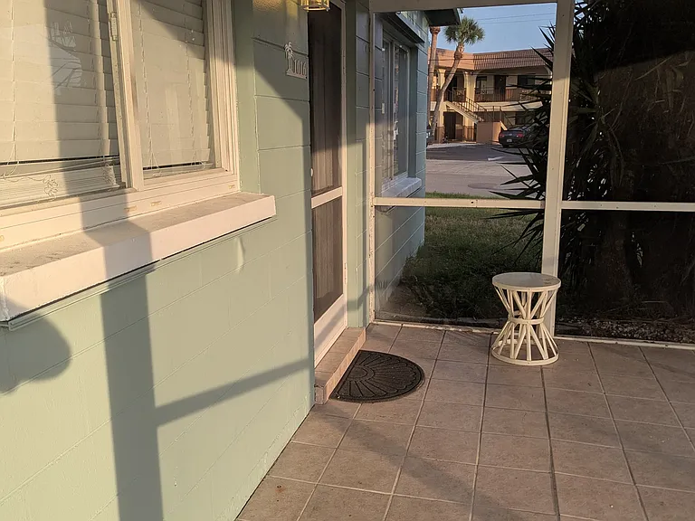 Roberta St — Photo 16