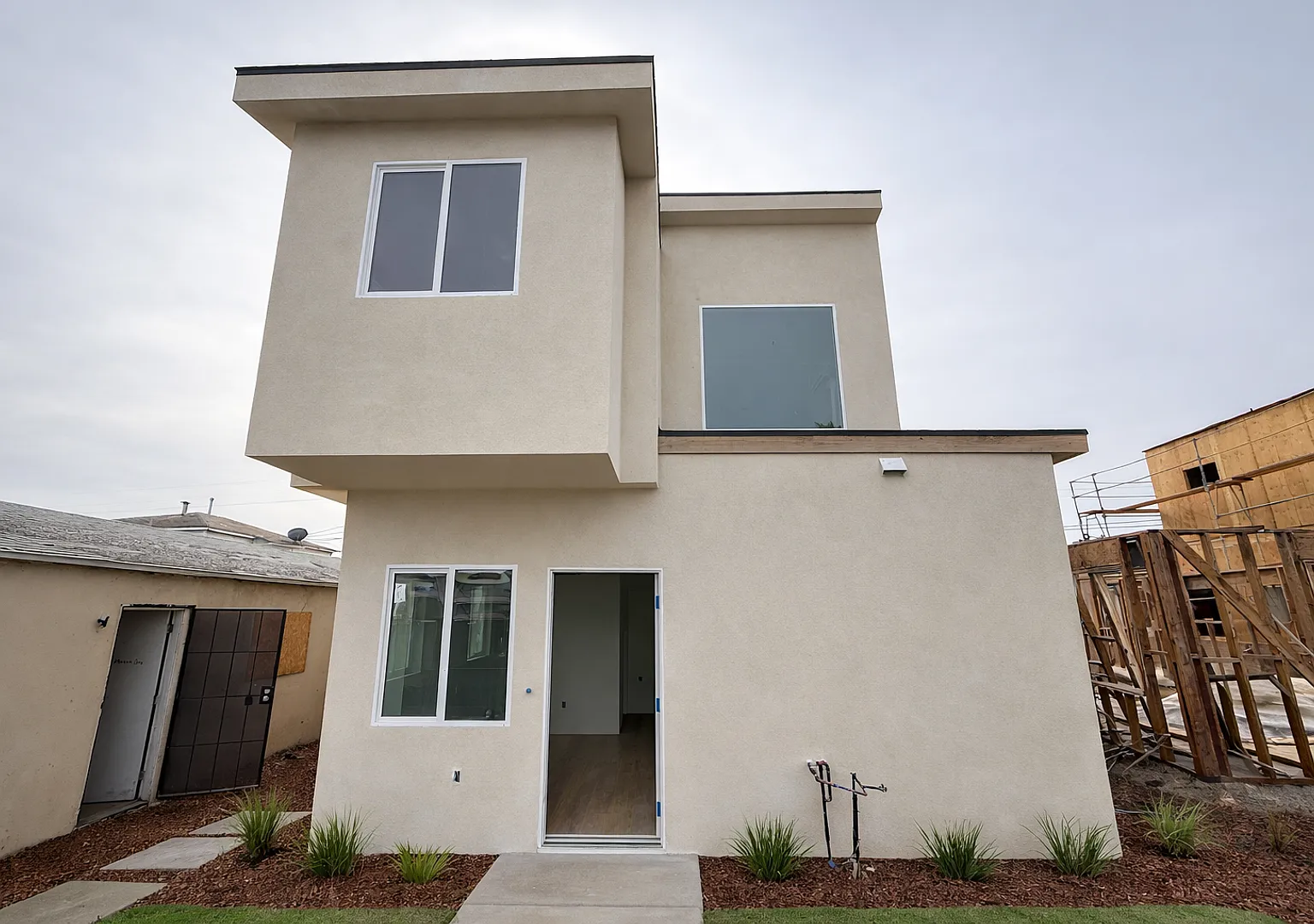 2155 Balboa Ave — Photo 2