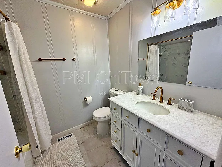 800 W Beechtree Ln — Photo 16
