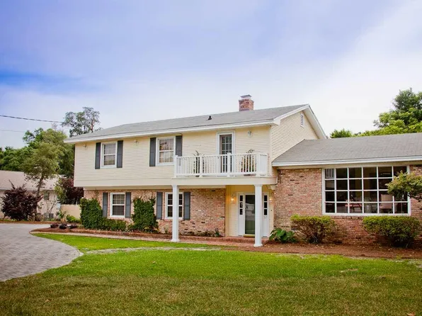 57 Highpoint Dr, Gulf Breeze, FL 32561