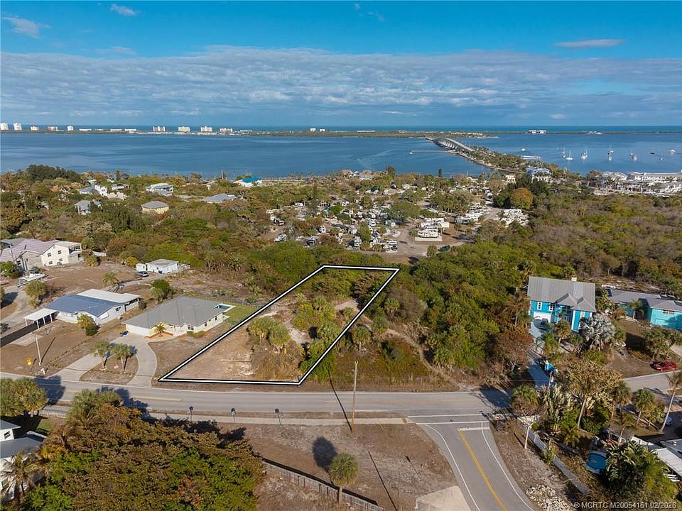 1st image of 0 NE Skyline Dr Lot 7