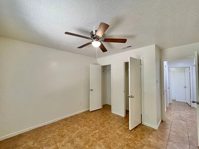 217 E Beeline Ln — Photo 14
