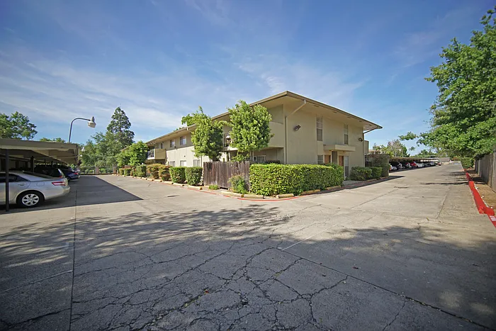 3410 Mission Ave #26 — Photo 5