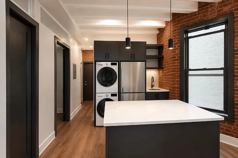 246 Mott St #14-13
