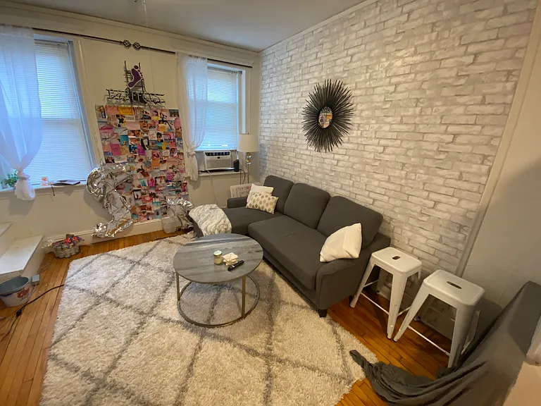 1109-1355 Comm ave units — Photo 8