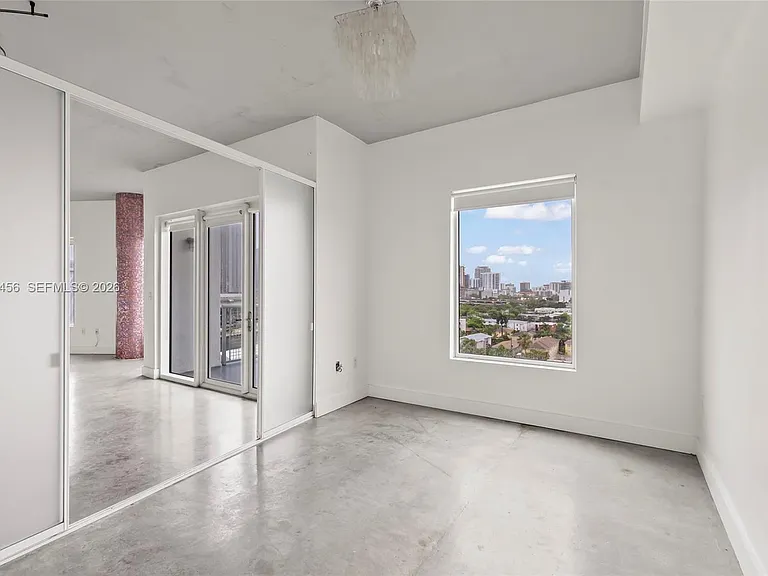 10 SW South River Dr #1006 — Photo 10