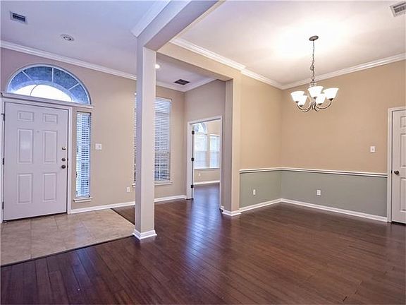 Formal Dinning, Entry Way