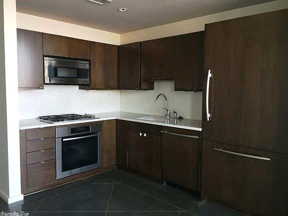 4th image of 315 Rock St #1002/1102