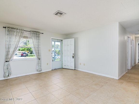 3rd image of 2437 Leewood Blvd