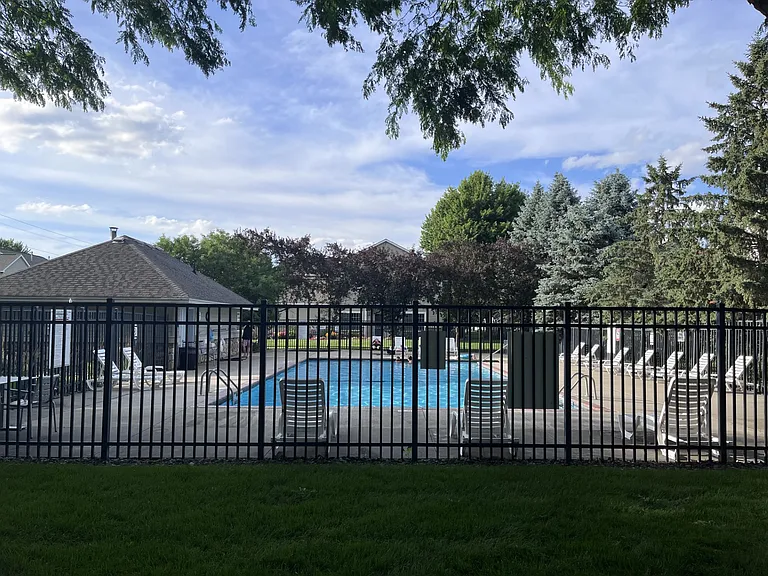 Hampton Ln — Photo 15