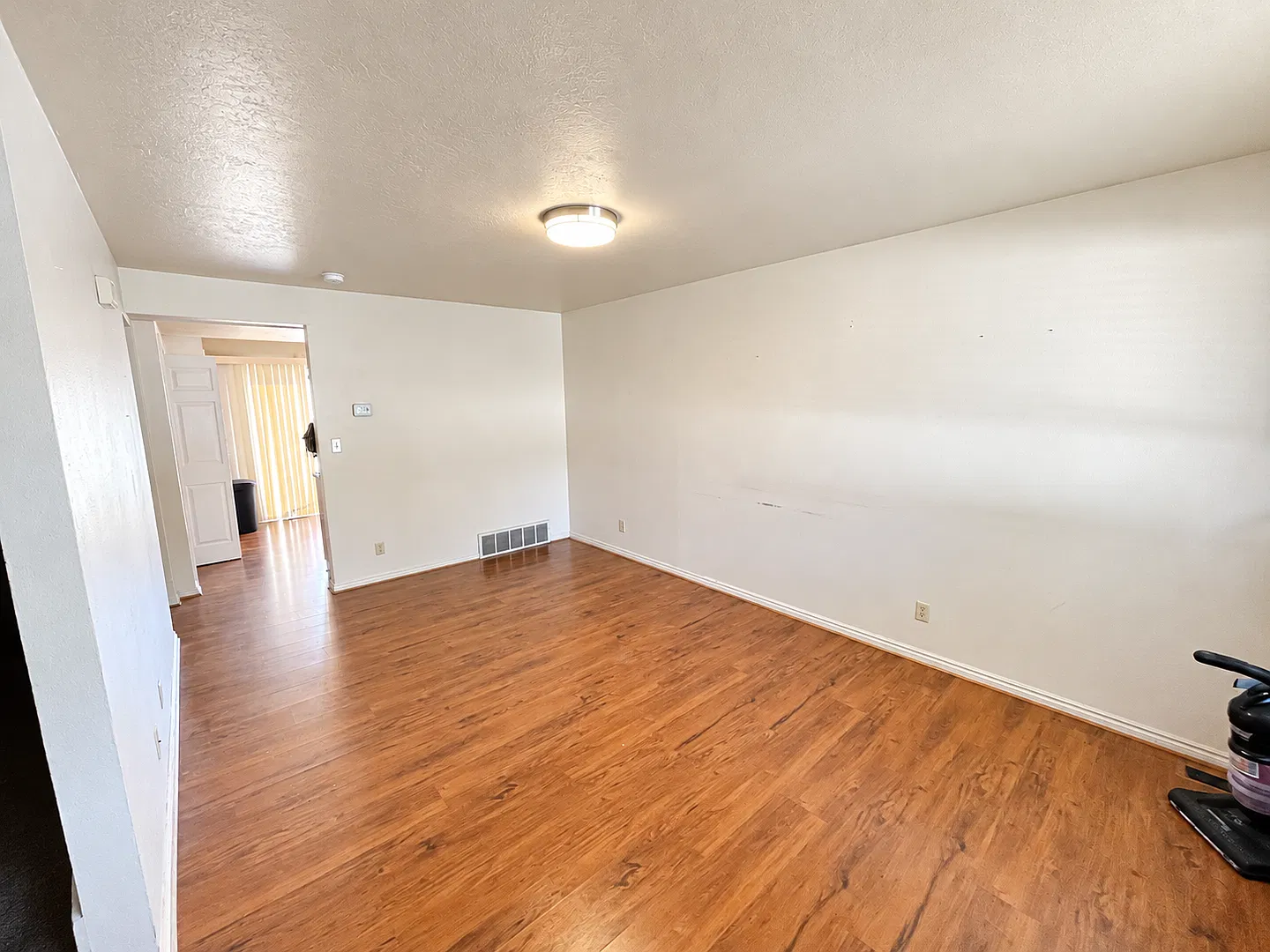 393 W 200 N — Photo 2
