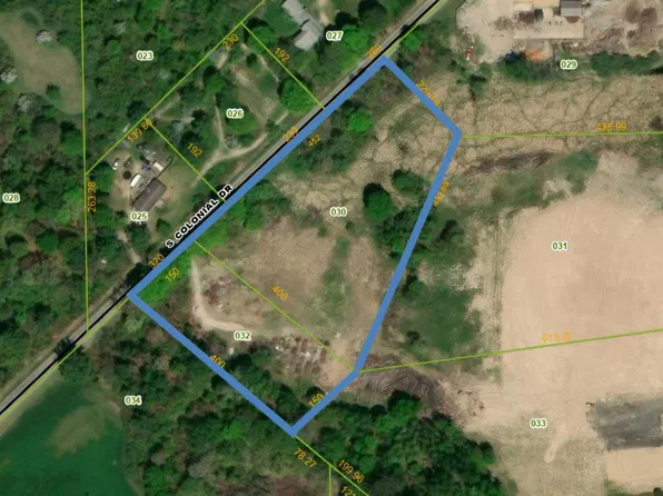 9728 S Colonial Ave, Grant, MI 49327