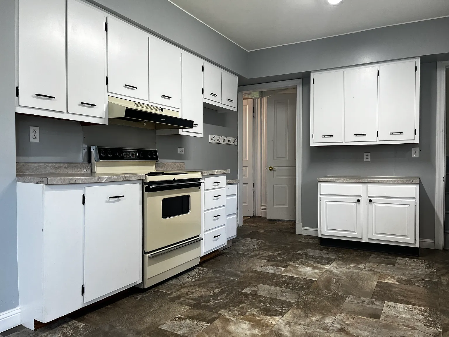 4 bed, 1659 sqft, $1,700 — Photo 3