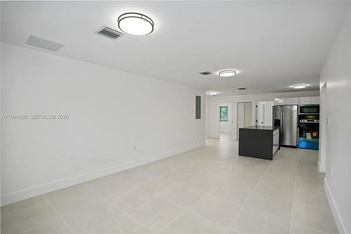 Building Photo - 5823 NW 30th Ave #5823