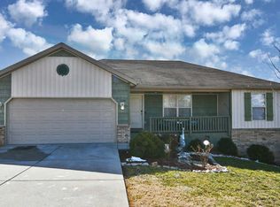 1208 W Robin St, Ozark, MO 65721