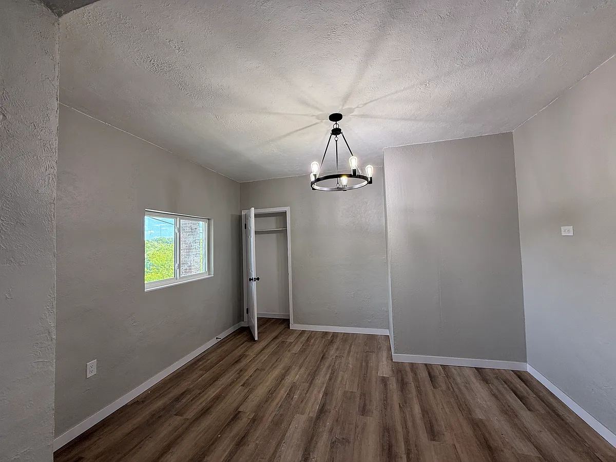 Building Photo - 3921 Portman Ave