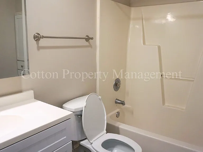 605 Harnett St — Photo 12