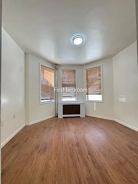 4 bed, $3,900 — Photo 4