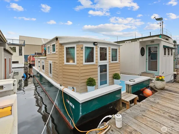 2143 N Northlake Way #47, Seattle, WA 98103