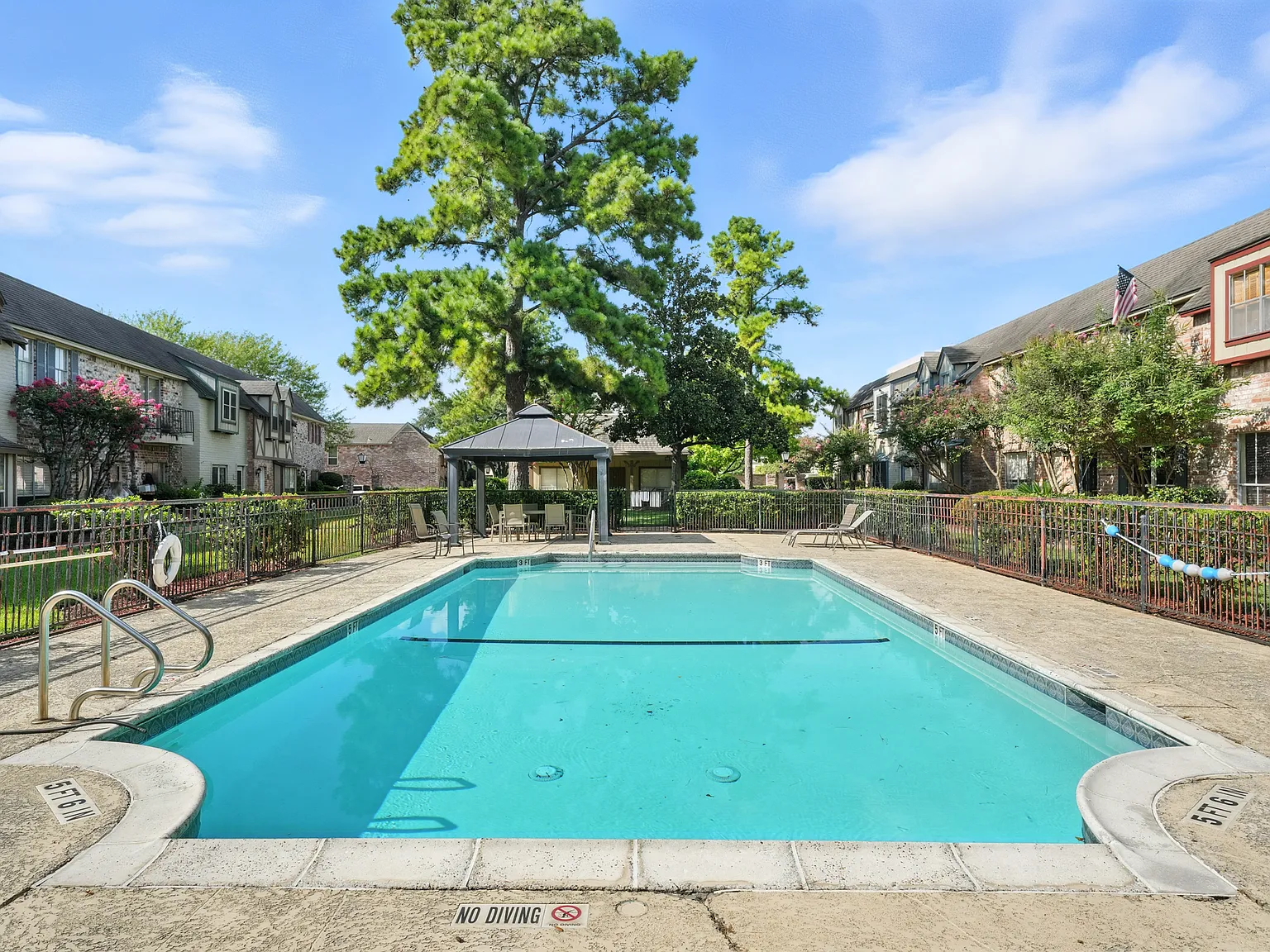 14711 Barryknoll Ln — Photo 2