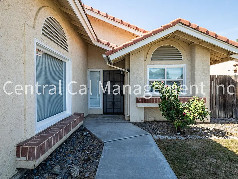 9904 Cimarron Trails Dr — Photo 2