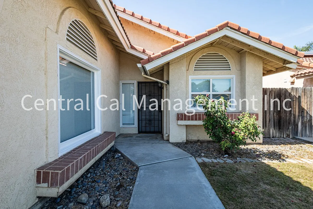 Building Photo - 9904 Cimarron Trails Dr