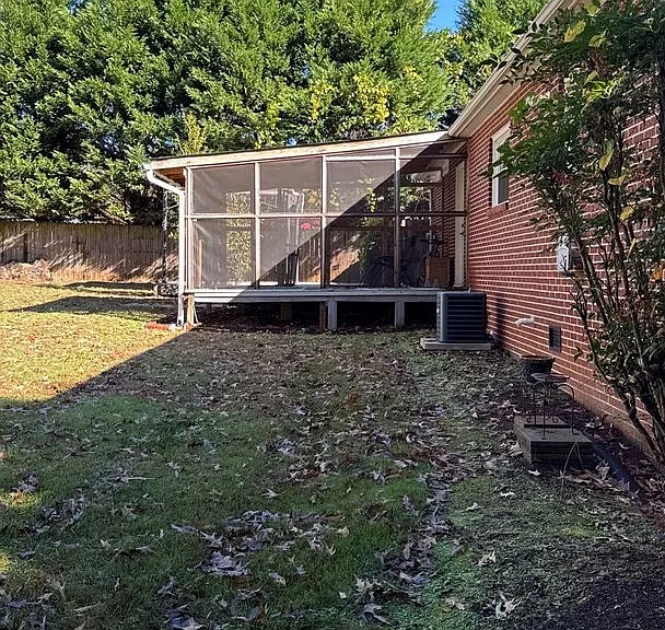 2831 21st St NE — Photo 3