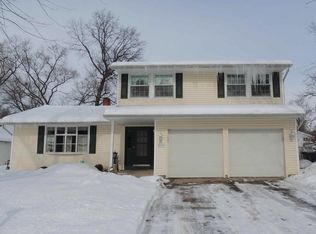 5028 Mapleview Dr, Vermilion, OH 44089