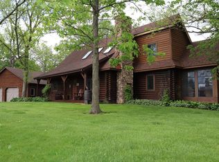 1378 Canoe Ridge Rd, Decorah, IA 52101