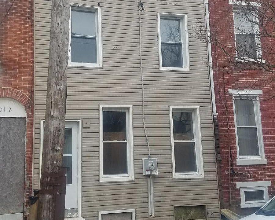 Street view front of house