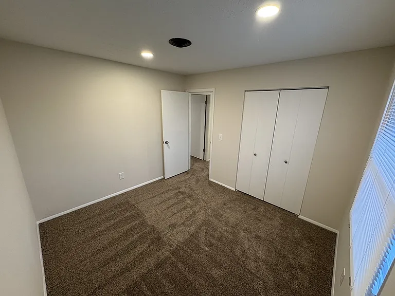 956-988 W Liberty St #956-B — Photo 6