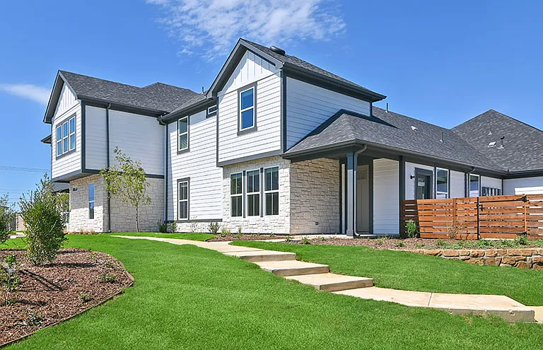 Canvas at Grand Prairie Townhomes — Photo 16