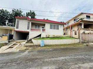 51 Girasol St, Rio Grande, PR 00745